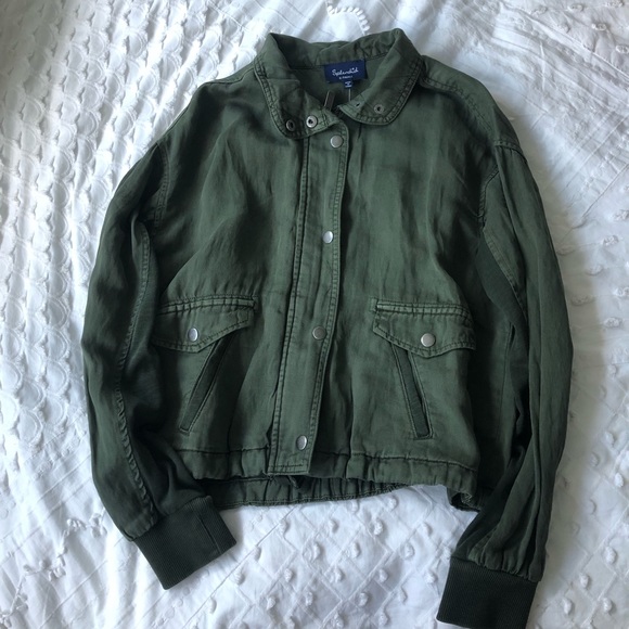 Army Green Cropped Jacket - Picture 2 of 3